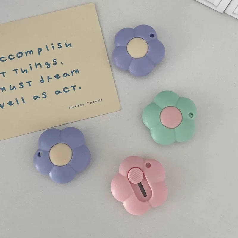 Niedliches Blumen-Kunstmesser  – Art Craft Stationery Bewertung und Preis